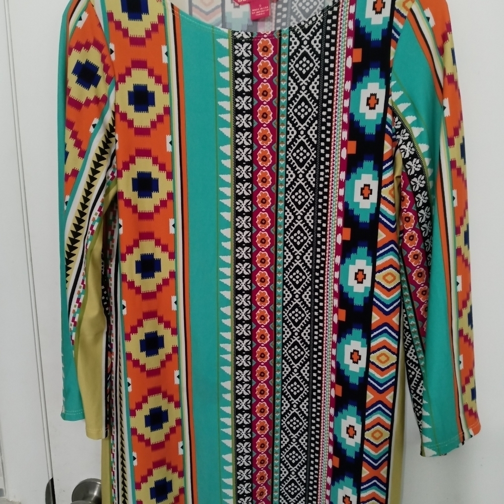 Sunny Leigh Aztec/floral patchwork long flared sleeve pullover Boho Blouse